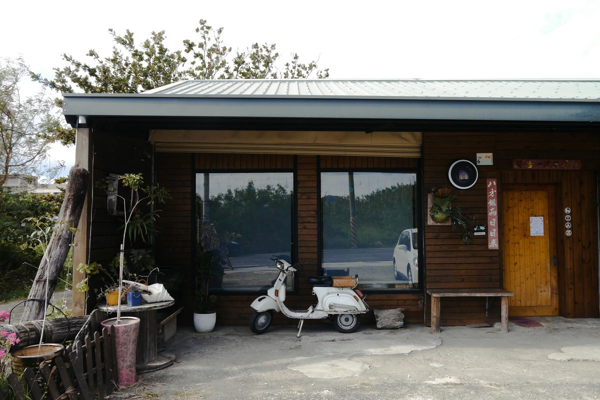 恆春美食|轟稻機 田間小路旁的人氣早午餐 感受南台灣的慢活步調 - 第1張圖 轟稻機