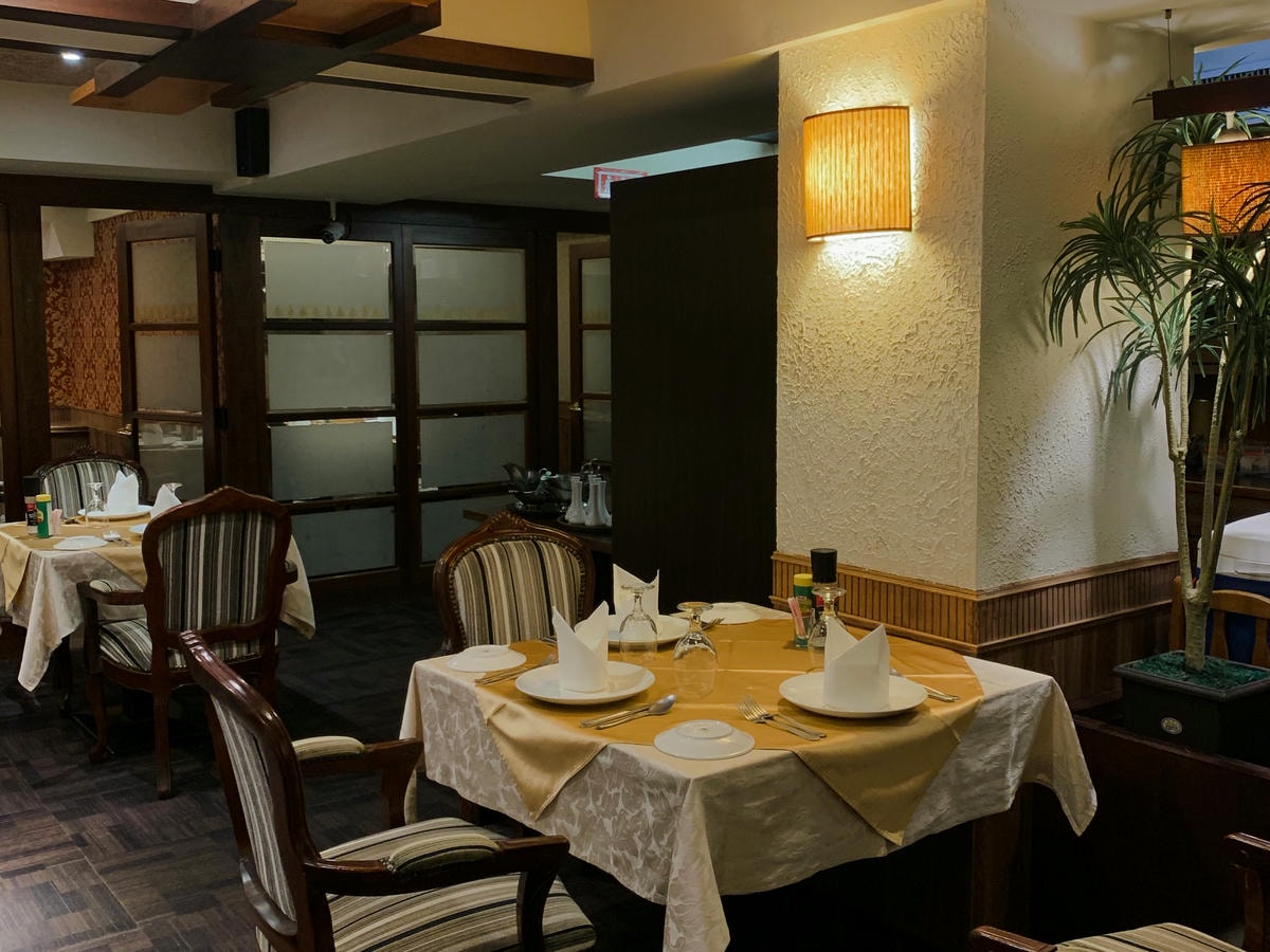 鴻賓牛排館