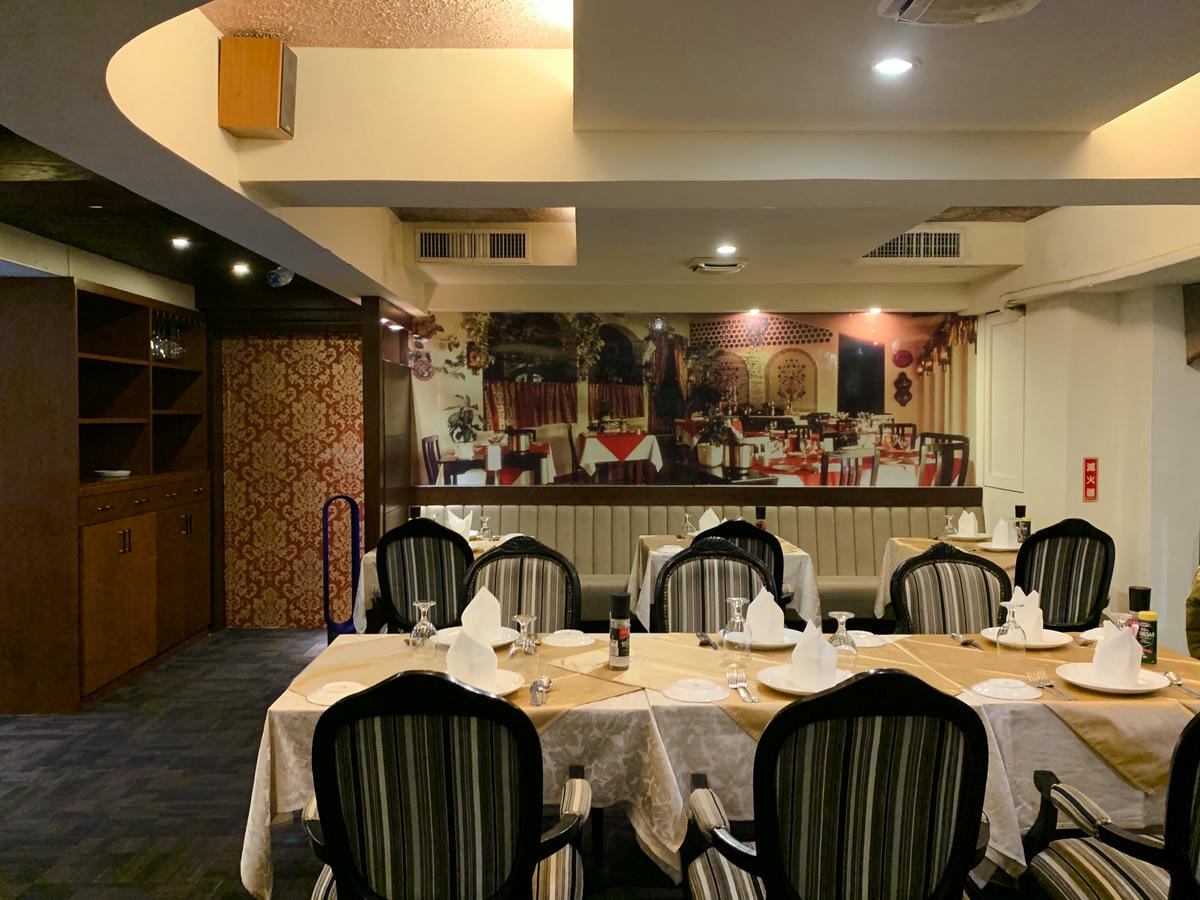 鴻賓牛排館